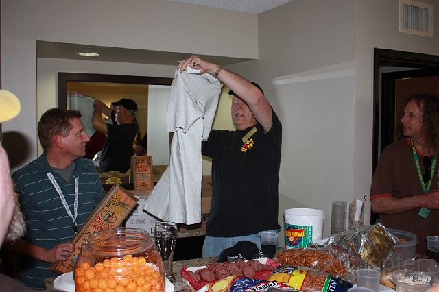 2009TAT_ 284.jpg - Ken's "Give Away" raffle on Friday night